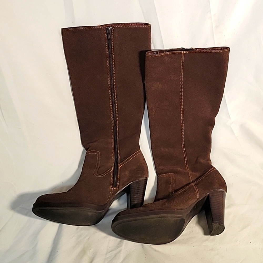 KAYA Brown Knee-High Suede Heeled Boot Side Zippers  Stacked Wood‎ Heel